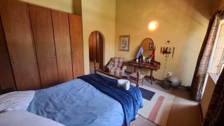 6 Bedroom Property for Sale in Mooivallei Park North West